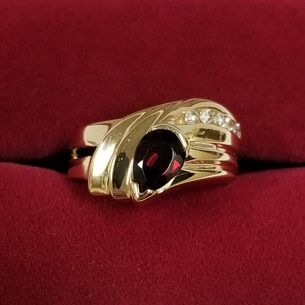 14k Yellow Gold Mozambique Garnet & Diamond Ring